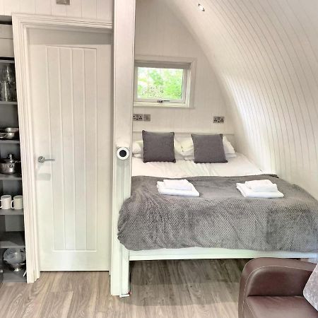 The Pod-Hot Tub-Woodland Lodges-St Clears-Carmarthen Exterior photo